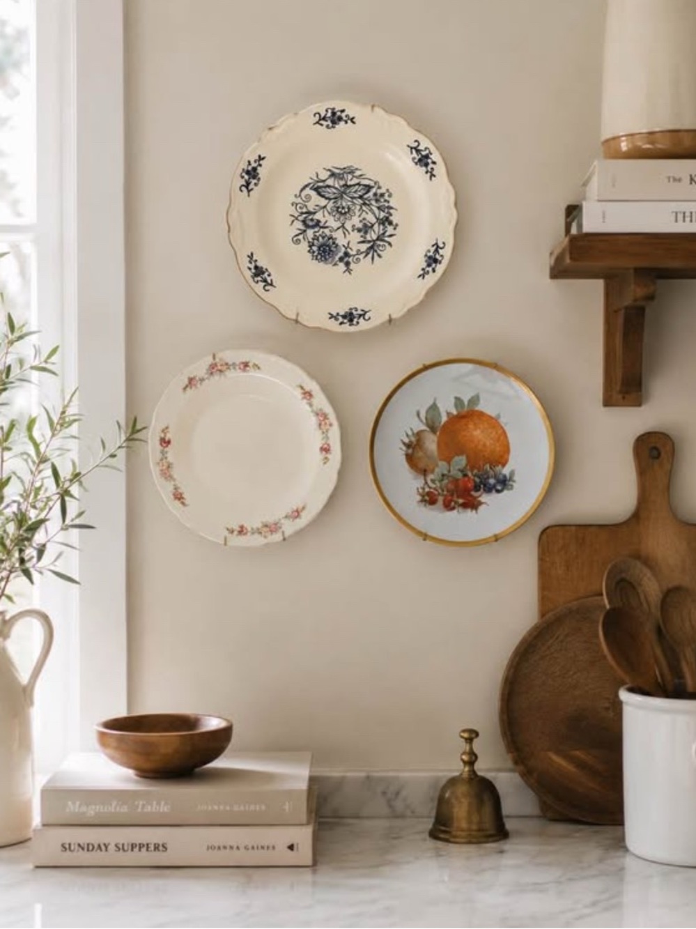 Vintage Decorative Wall Plate - Cottagecore/ Blue & Cream Floral Set
